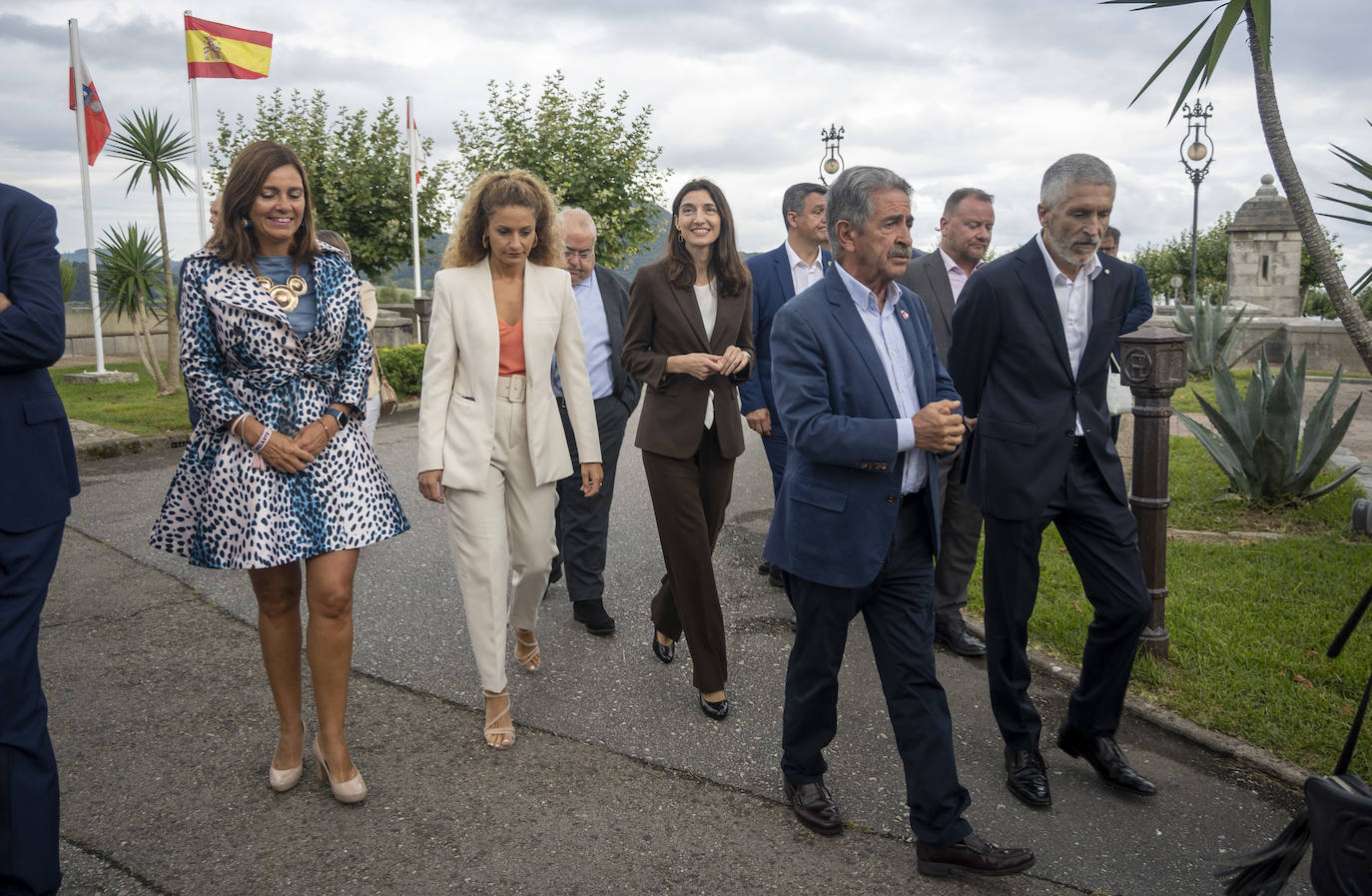 Los ministros han firmado hoy con el presidente de Cantabria, Miguel Ángel Revilla, el convenio para la puesta en marcha de una oficina judicial en el penal