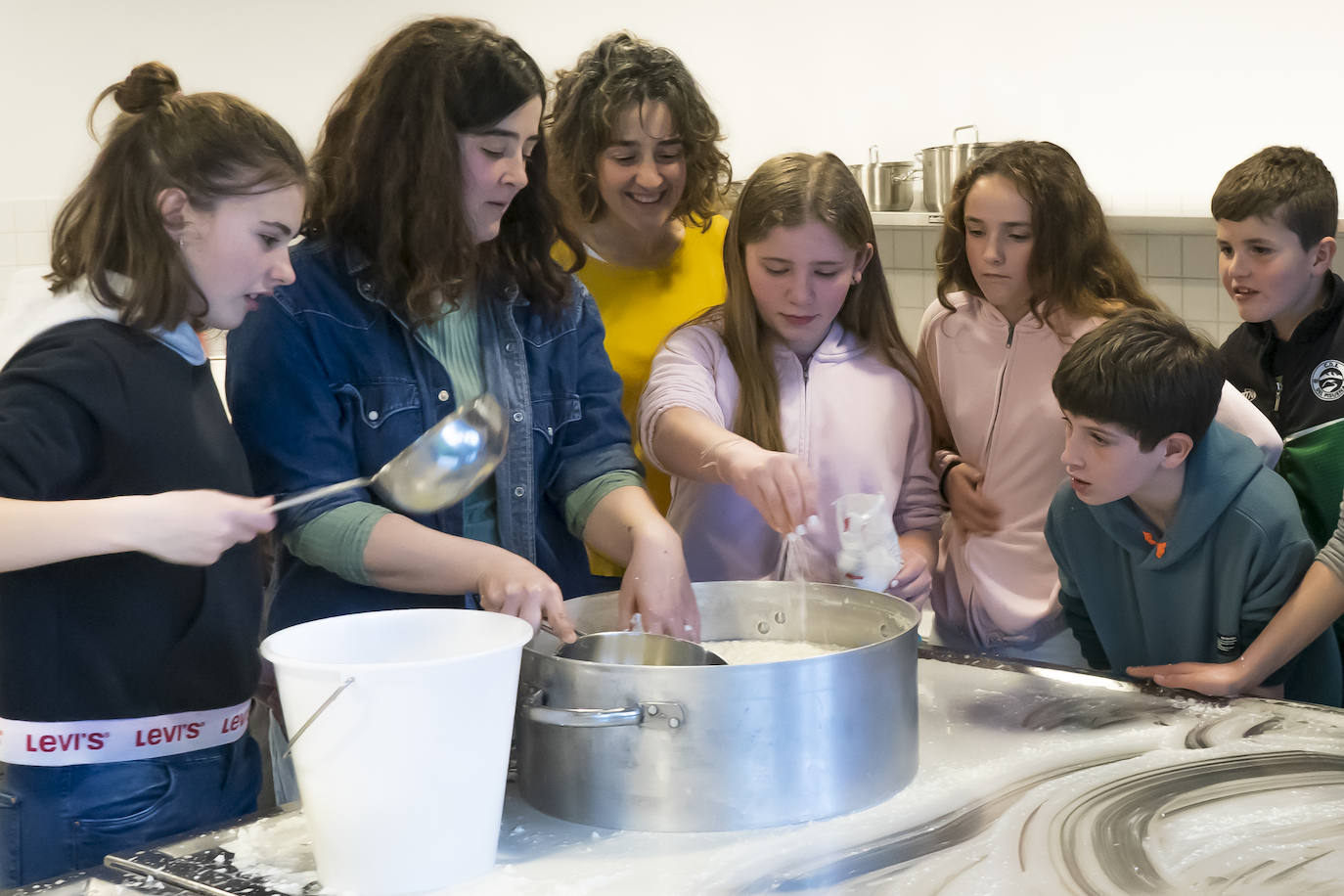 Imagen secundaria 1 - La Jarradilla, la quesería que ofrece talleres para escolares y familias