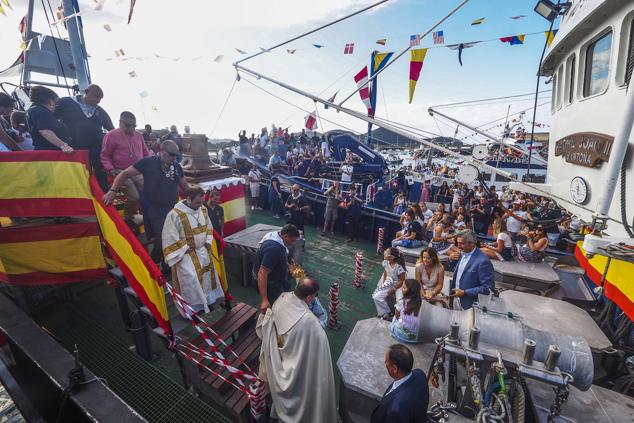 Santoñeses y visitantes participan con devoción en todos los actos festivos