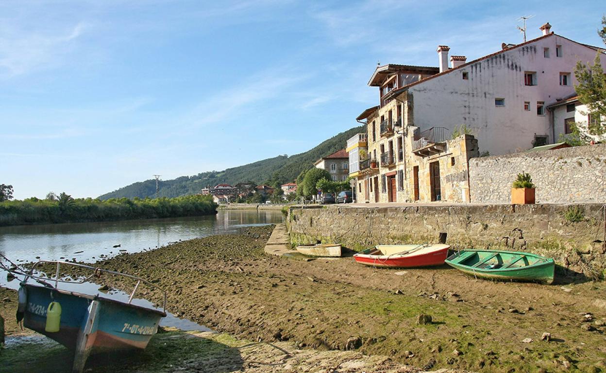 Limpias organiza una actividad a pie y en canoa para divulgar su historia