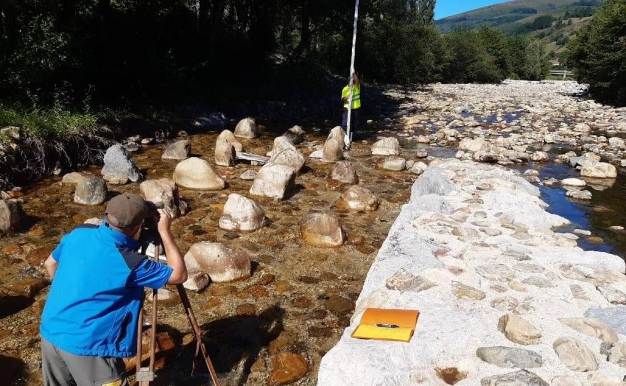 Actuaciones en el río Los Llares en Arenas de Iguña.