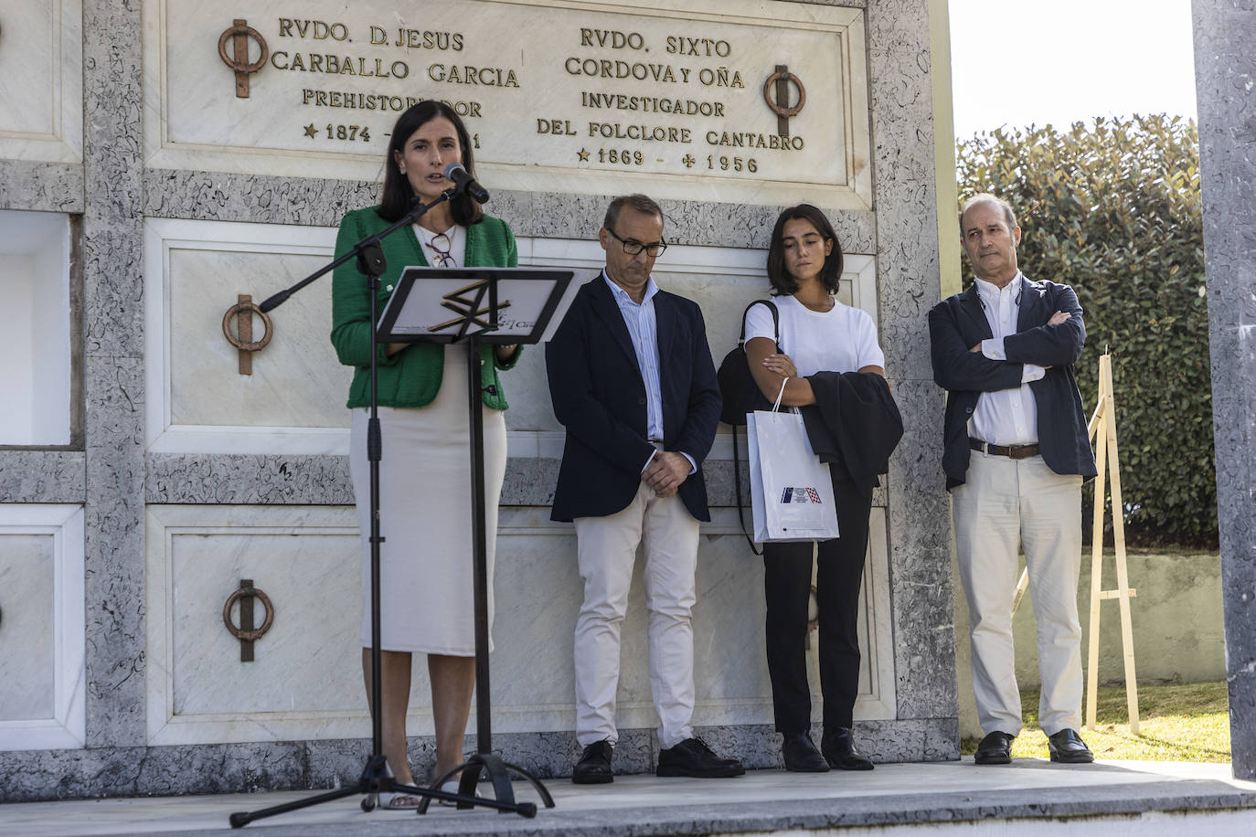 Fotos: Los restos de Mario Camus descansan en el Panteón de Ilustres de Ciriego