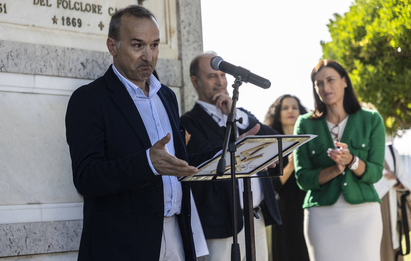 Fotos: Los restos de Mario Camus descansan en el Panteón de Ilustres de Ciriego