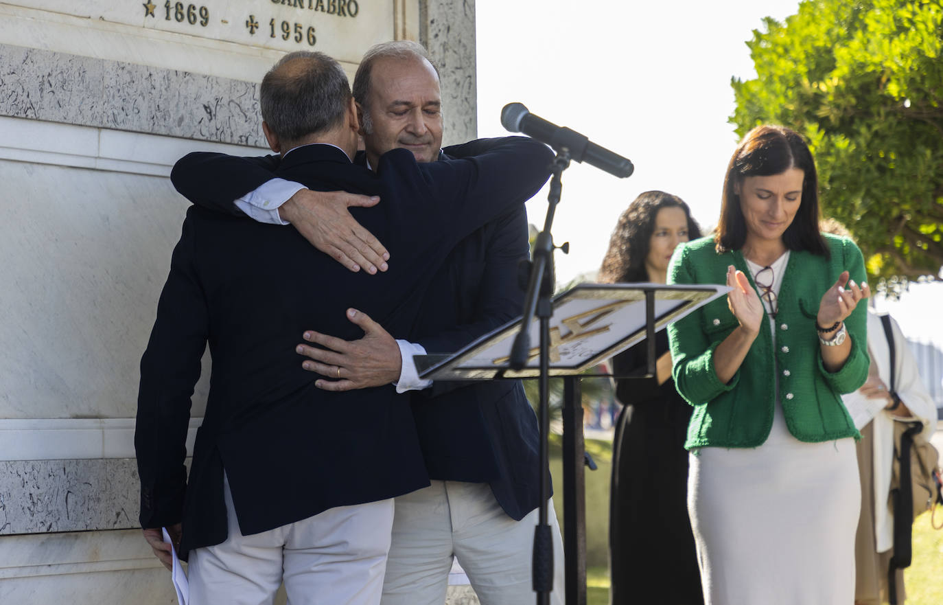 Fotos: Los restos de Mario Camus descansan en el Panteón de Ilustres de Ciriego