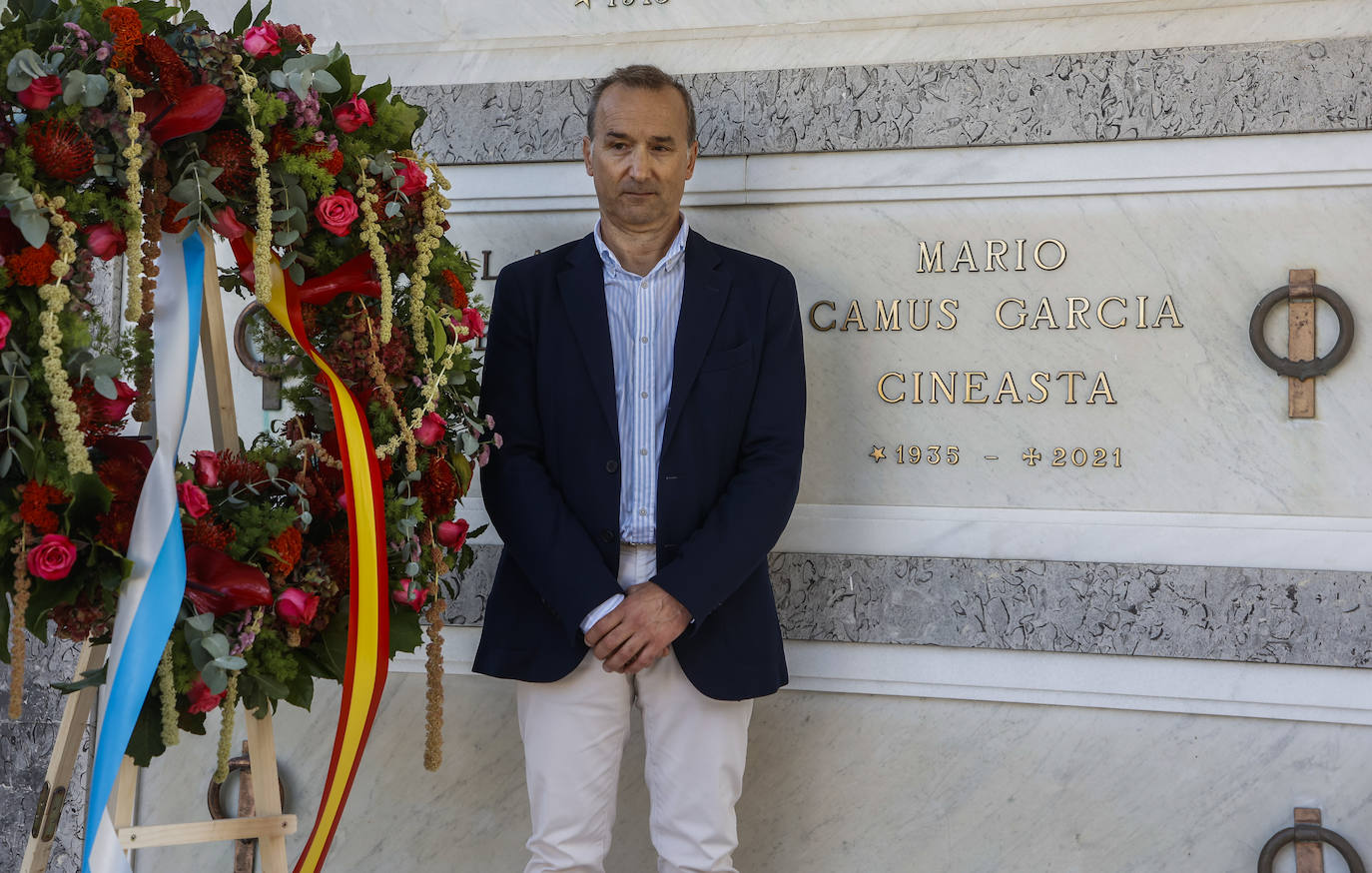 Fotos: Los restos de Mario Camus descansan en el Panteón de Ilustres de Ciriego