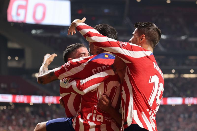 Los rojiblancos celebran uno de los tantos ante el Celta de Vigo.