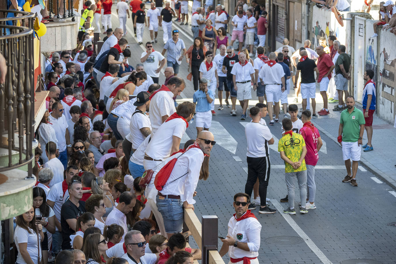 Fotos: Emocionante tercer encierro de las Fiestas de Ampuero