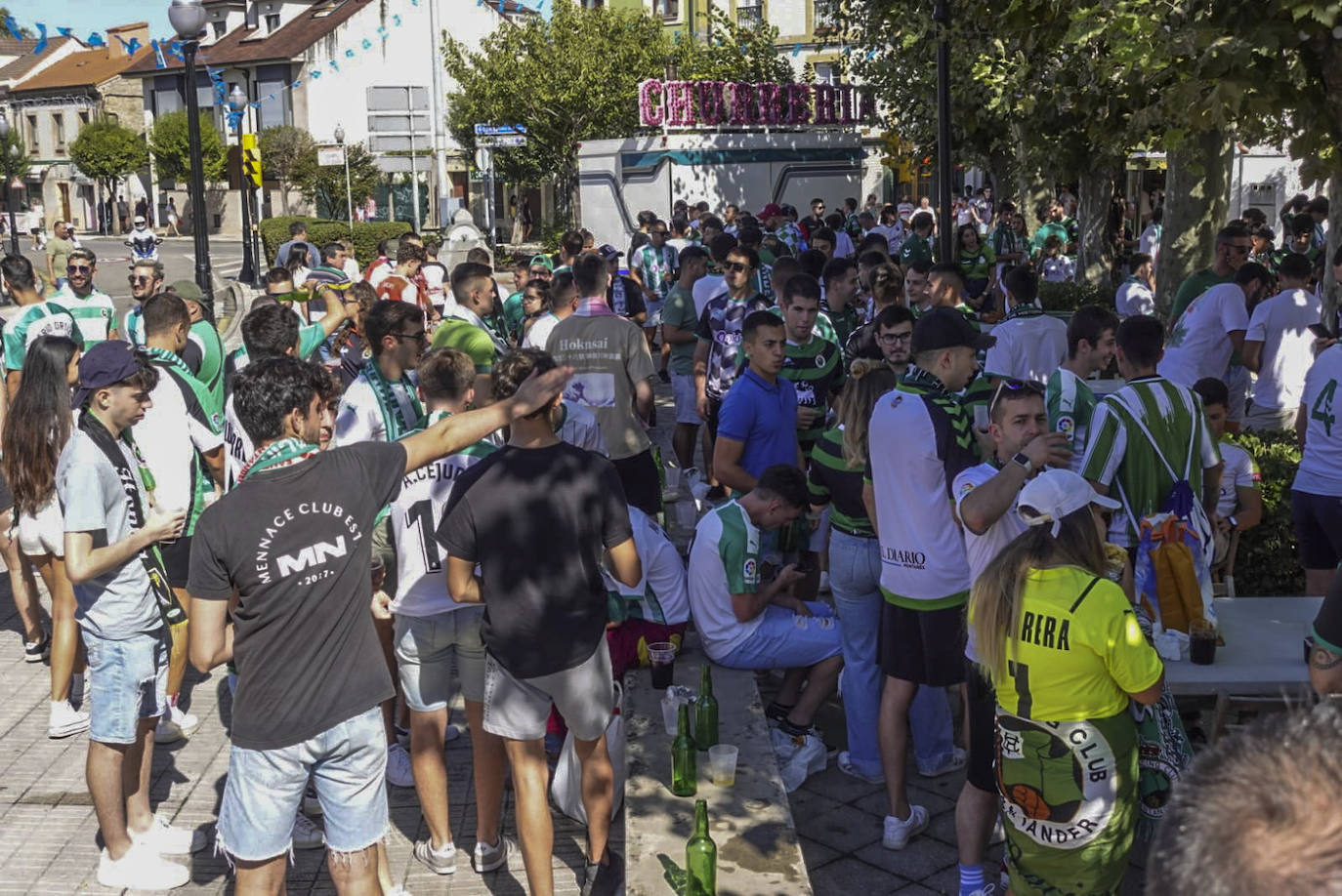 Fotos: Gran ambiente verdiblanco por las calles de Gijón