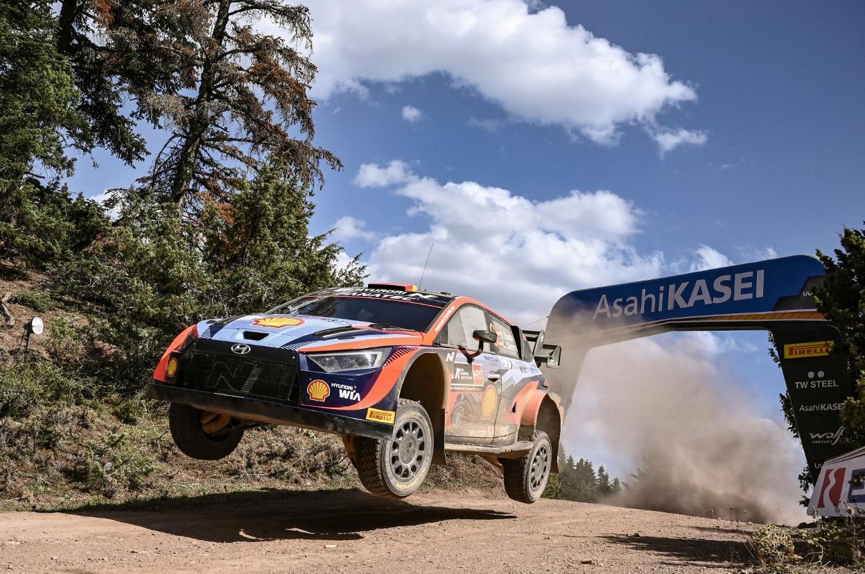 Dani Sordo, en uno de los tramos de este sábado en el Rally Acrópolis. 