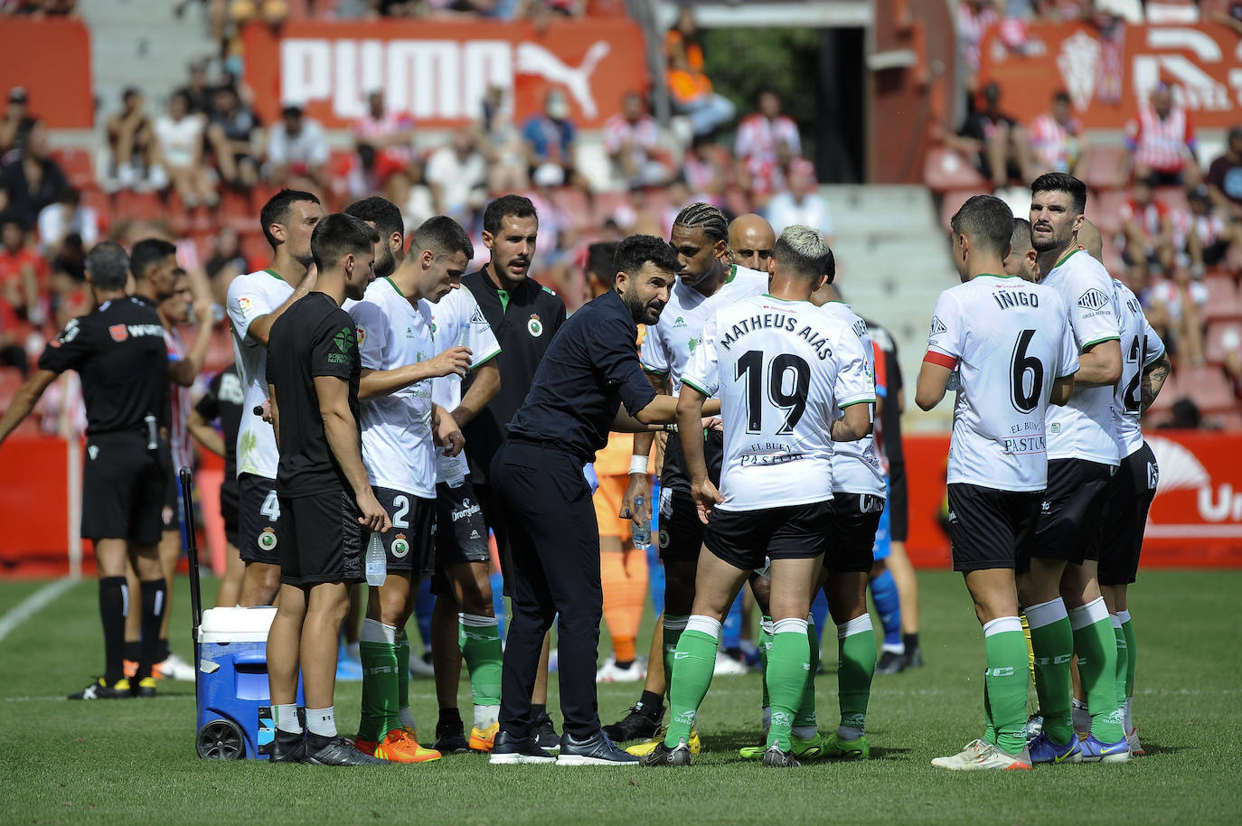 Fotos: Imágenes del partido Sporting-Racing en El Molinón