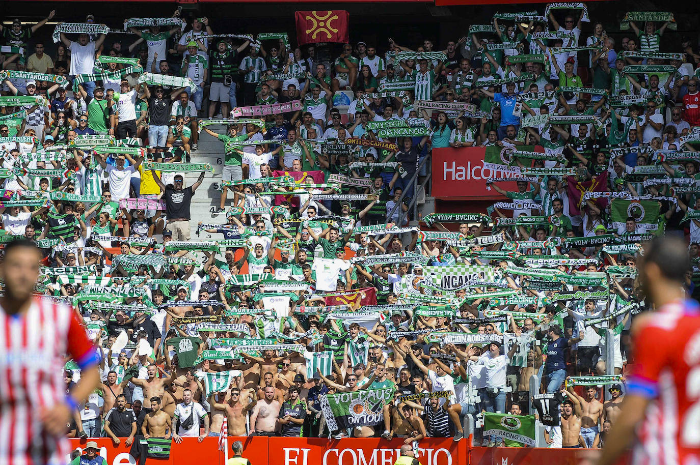 Fotos: Imágenes del partido Sporting-Racing en El Molinón