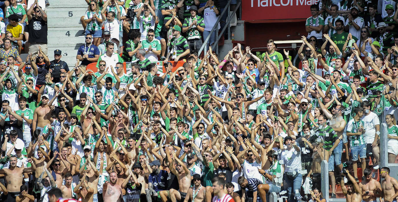 Fotos: Imágenes del partido Sporting-Racing en El Molinón