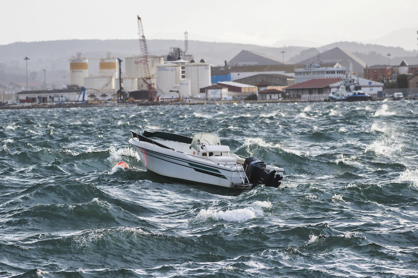 Fotos: El viento sur azota la bahía