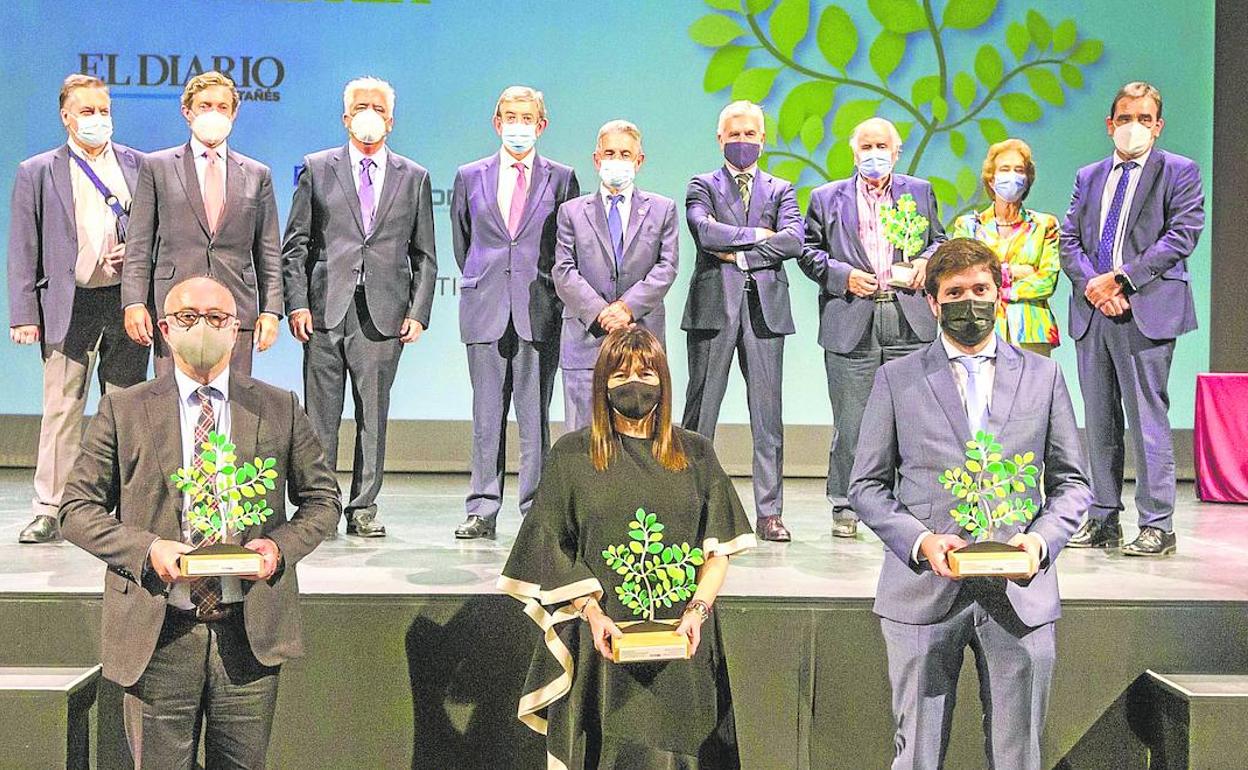 De izq. a dcha. Marta Mena, Gema Coria, Óscar Sánchez, Javier López Marcano, Ignacio Pérez, Pedro López y Manuel Redondo. D. PEDRIZA