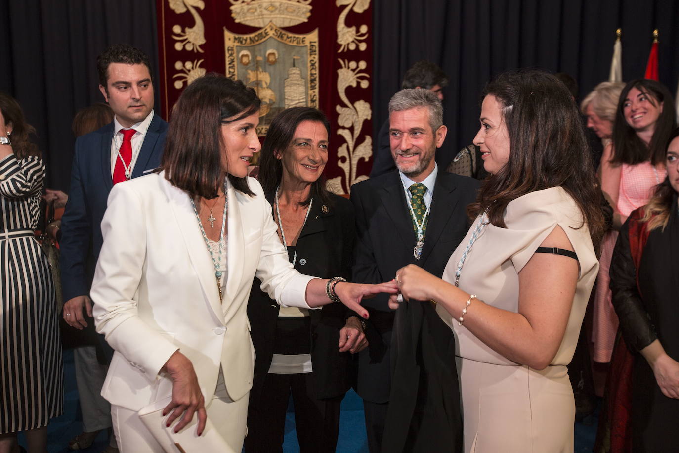 15/06/2019: Acto de investidura de Gema Igual como alcaldesa de Santander, y toma de posesión de la Corporación Local en el Paraninfo de la Magdalena. En la imagen, junto a Carmen Ruiz, Javier Ceruti y Miriam Diaz.