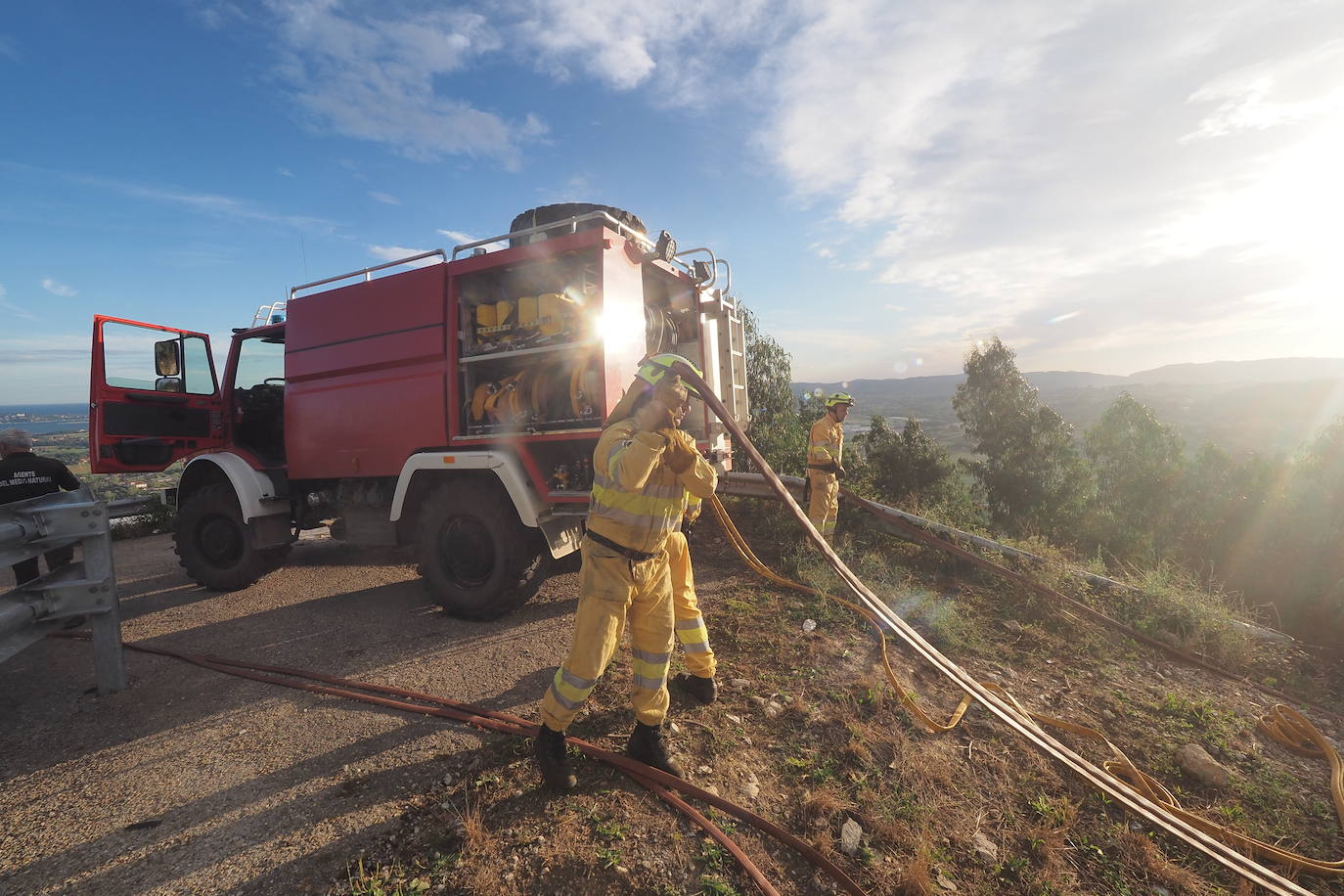 Fotos: Incendios activos pero contolados en Cantabria