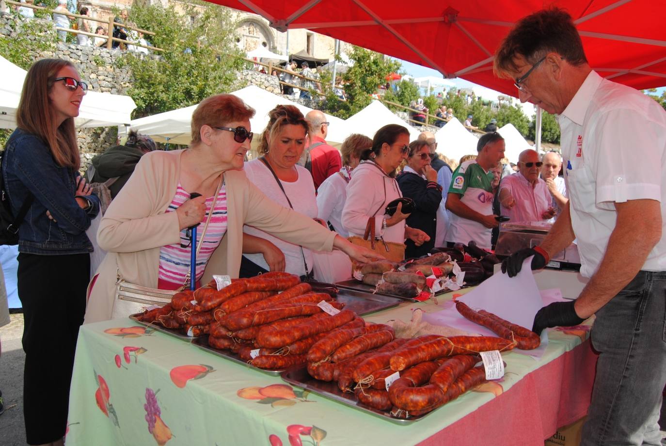 Fotos: Miles de visitantes en la la Feria del Pimiento de Isa en Arnuero