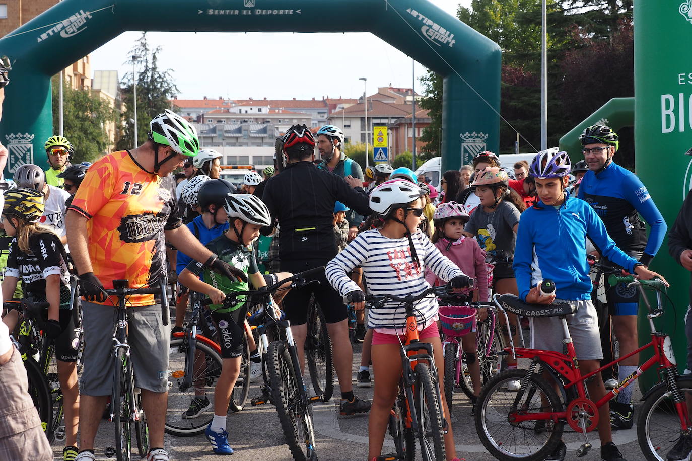 Fotos: Torrelavega, sobre dos ruedas