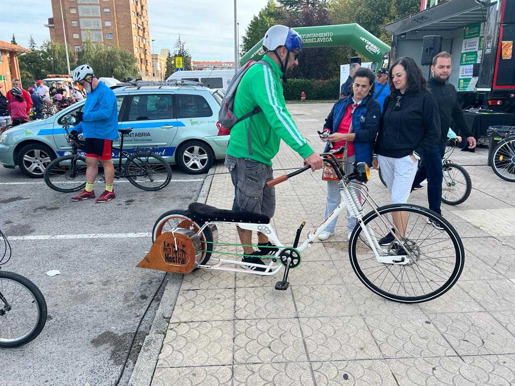 Fotos: Torrelavega, sobre dos ruedas