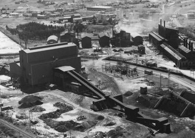 Imagen secundaria 1 - Tres imágenes del municipio cántabro realizadas en distintas décadas del siglo XX.