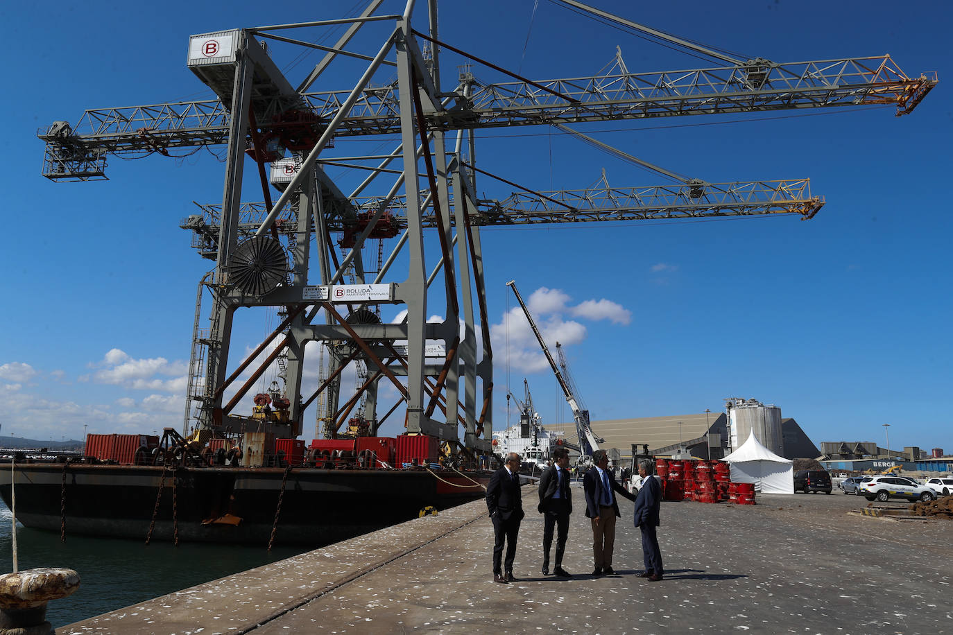 Fotos: Recepción institucional de las dos grúas de Boluda instaladas en el Puerto de Santander