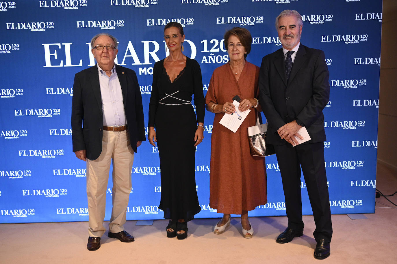 Modesto Chato (izquierda), Eva González, Pilar Carral y José Joaquín Martínez Sieso.