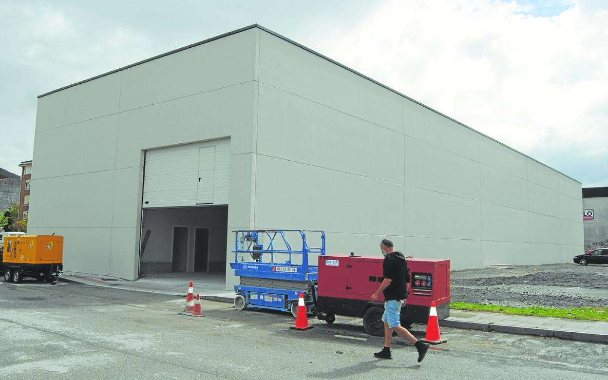 La galería se creará en una nave que se está ejecutando actualmente en el polígono industrial de Santoña. 