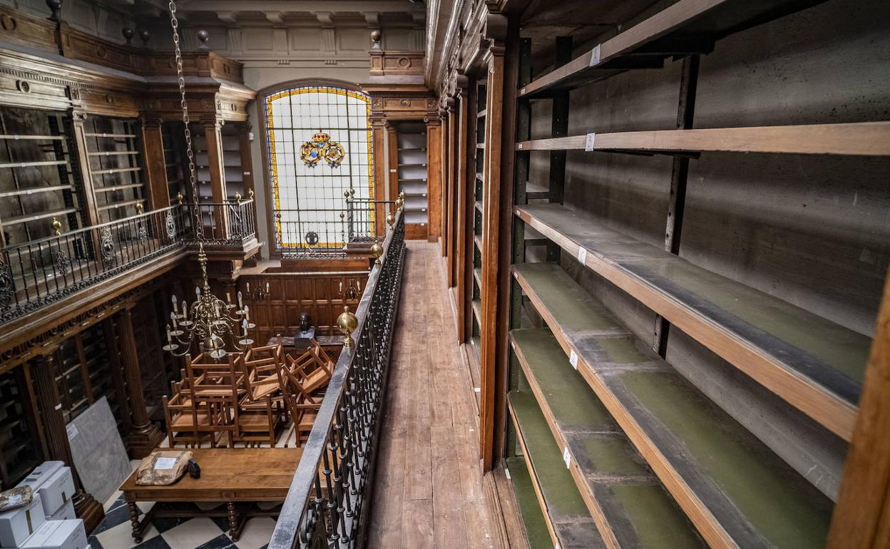 La biblioteca en los días en que se recogieron los fondos.