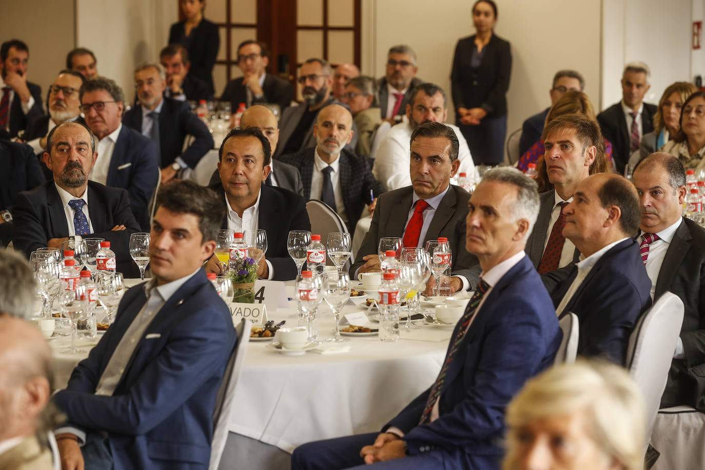 Miguel Ángel Revilla impartió la conferencia 'Combatiendo el pesimismo' en el Foro Económico de El Diario Montañés