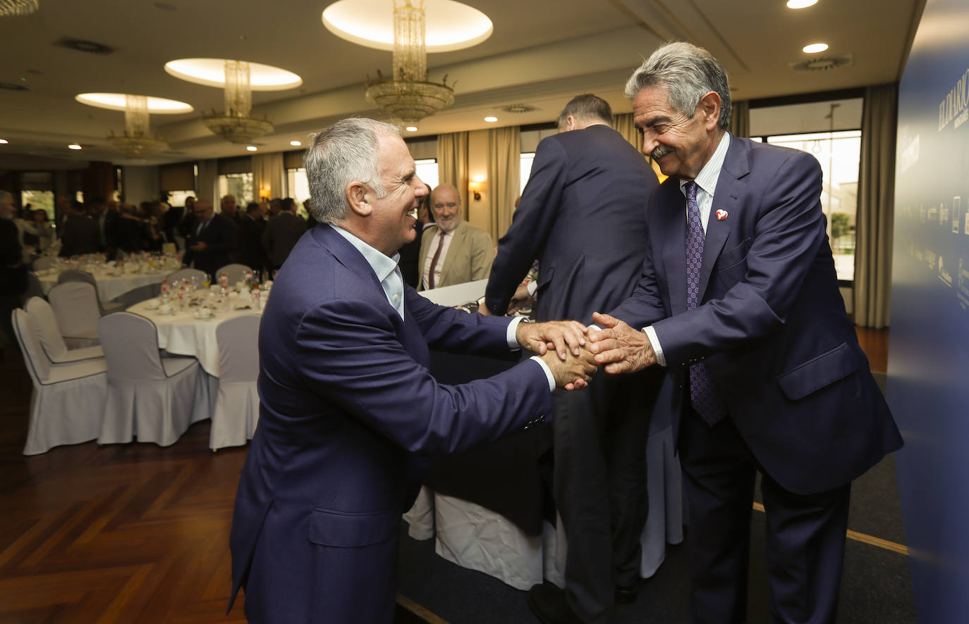 Miguel Ángel Revilla impartió la conferencia 'Combatiendo el pesimismo' en el Foro Económico de El Diario Montañés