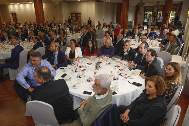 Miguel Ángel Revilla impartió la conferencia 'Combatiendo el pesimismo' en el Foro Económico de El Diario Montañés