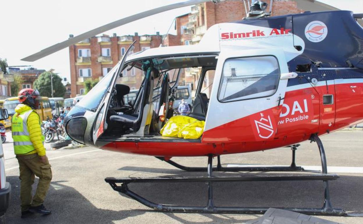 El helicóptero que halló el cuerpo sin vida de Hilaree Nelson. 