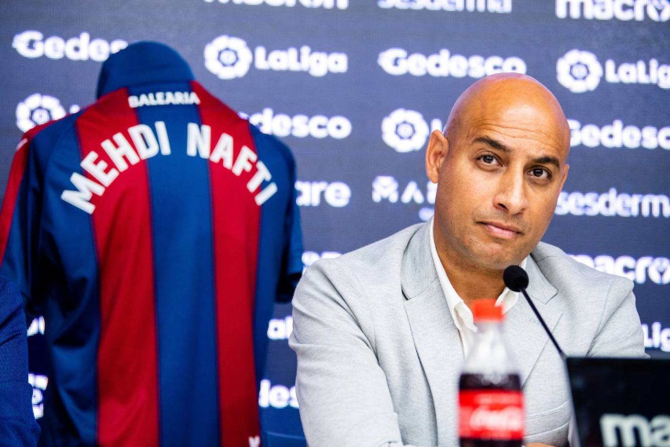 Mehdi Nafti, en su presentación con el Levante. 