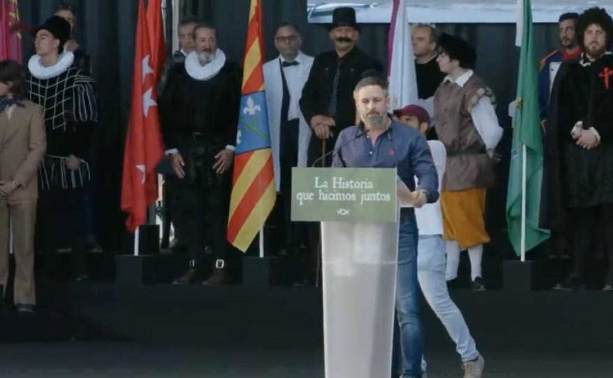 En el acto que ha organizado Vox en el Mad Cool de Madrid, una cosa llamada 'Viva22' (le han puesto nombre de especial de Nochevieja de televisión), han elegido a un personaje célebre por provincia para instruir deleitando.