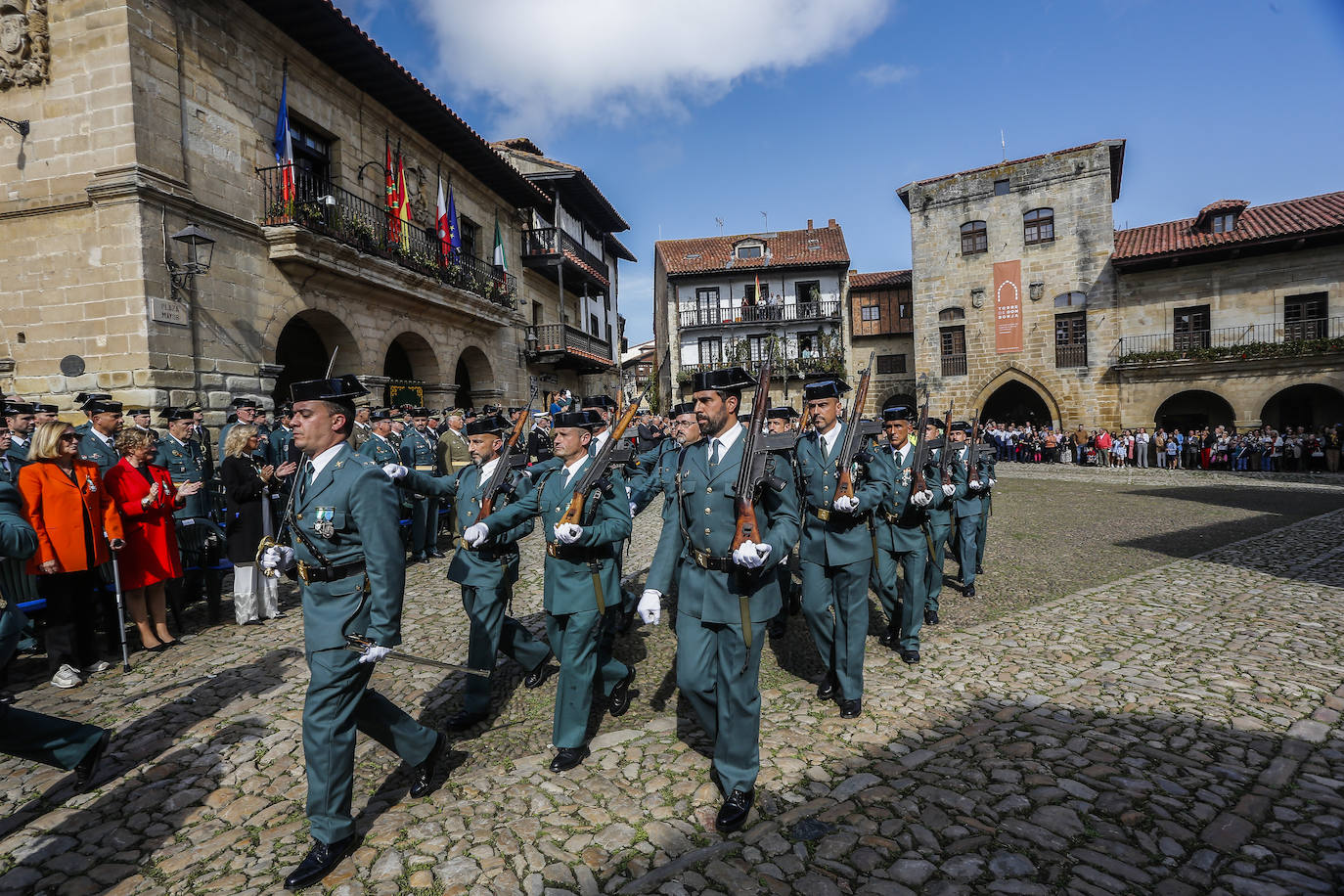 Fotos: Imágenes del acto de la Guardia Civil en Santillana del Mar