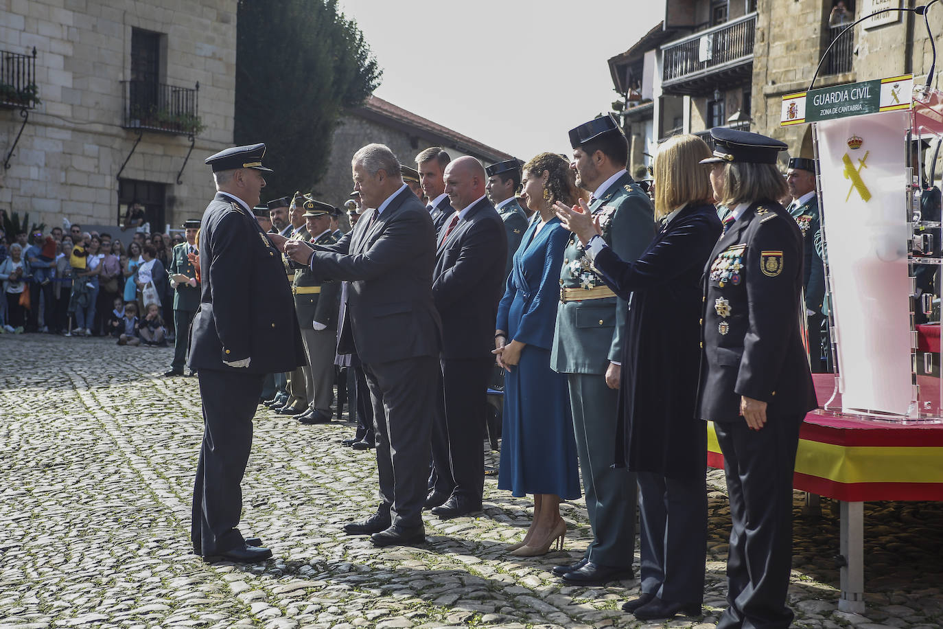 Fotos: Imágenes del acto de la Guardia Civil en Santillana del Mar