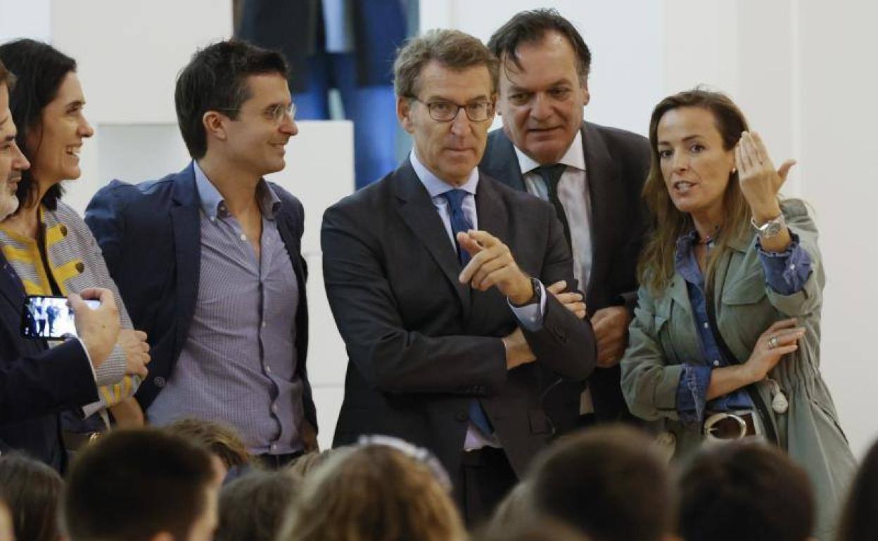 El presidente del PP, Alberto Núñez Feijóo, en el lXIII Congreso Nacional de Familias Numerosas, en Santiago de Compostela.