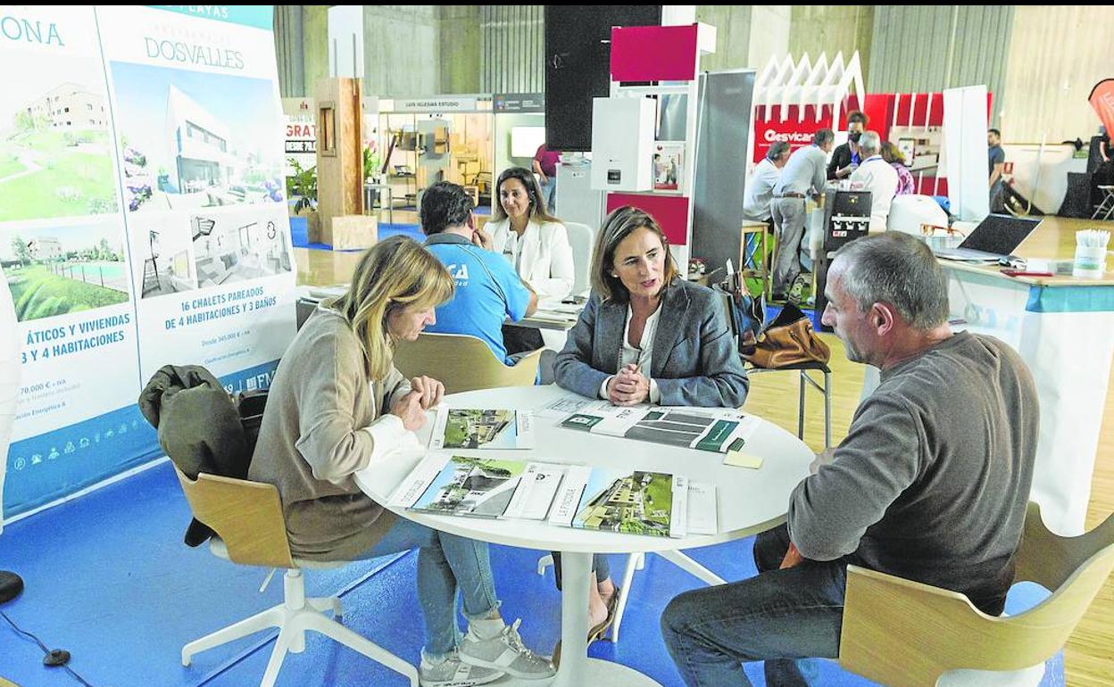 La feria inmobiliaria, organizada por El Diario Montañés, reúne en el Palacio de Exposiciones y Congresos de Santander a los mayores expertos del sector. 