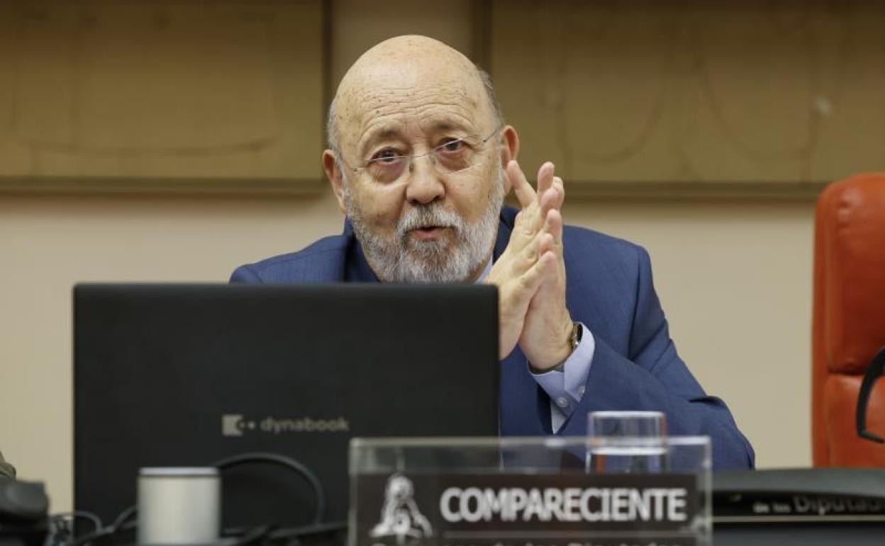 El presidente del CIS, José Félix Tezanos, en el Congreso. 