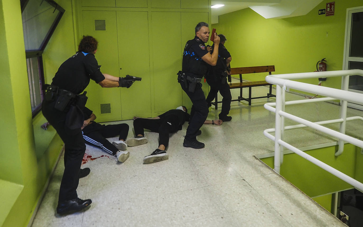 Fotos: Dos terroristas y cuatro muertos