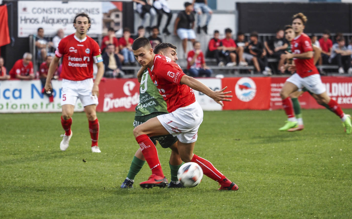 Fotos: Imágenes del partido Laredo-Arenteiro