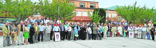 Celebración, hace una década, del 50 aniversario de la apertura del colegio, en la que se reunieron antiguos alumnos. 