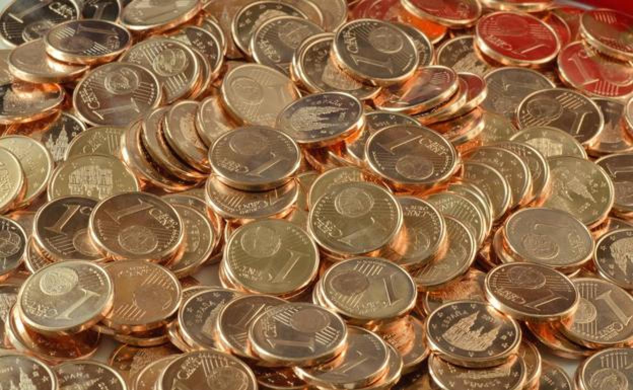 Monedas de un céntimo. En España el 28% de todas las monedas son de un céntimo y el 18%, de dos. 