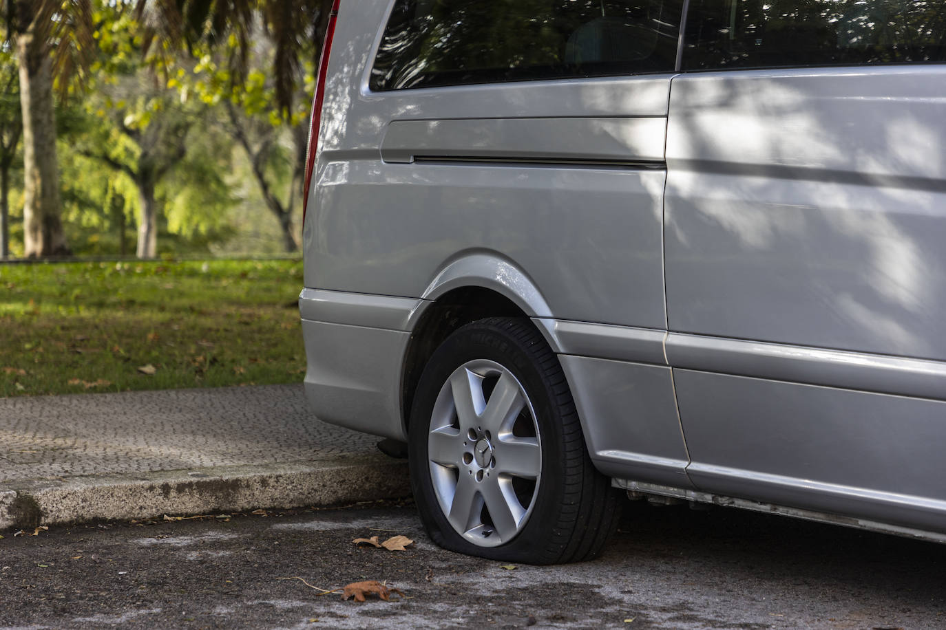 Fotos: Así han encontrado sus coches los vecinos de Cazoña