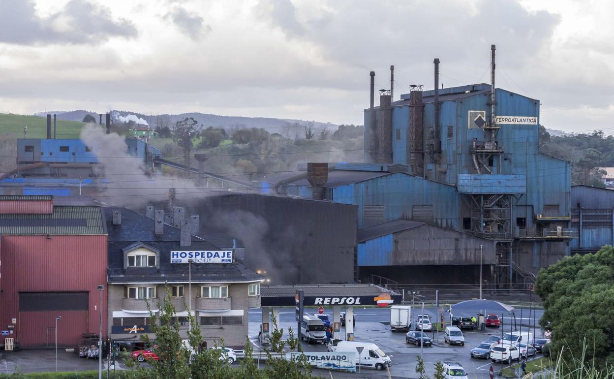 La menor actividad, inexistente en el caso de Ferroatlántica, están afectando al cómputo de producción industrial . 