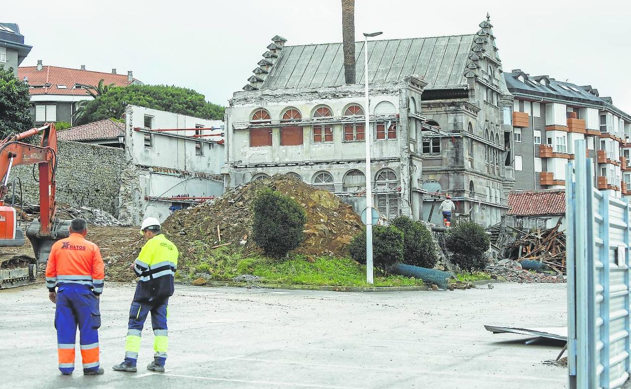 Estado que presenta actualmente lo que queda de la fachada tras el inicio de las obras 