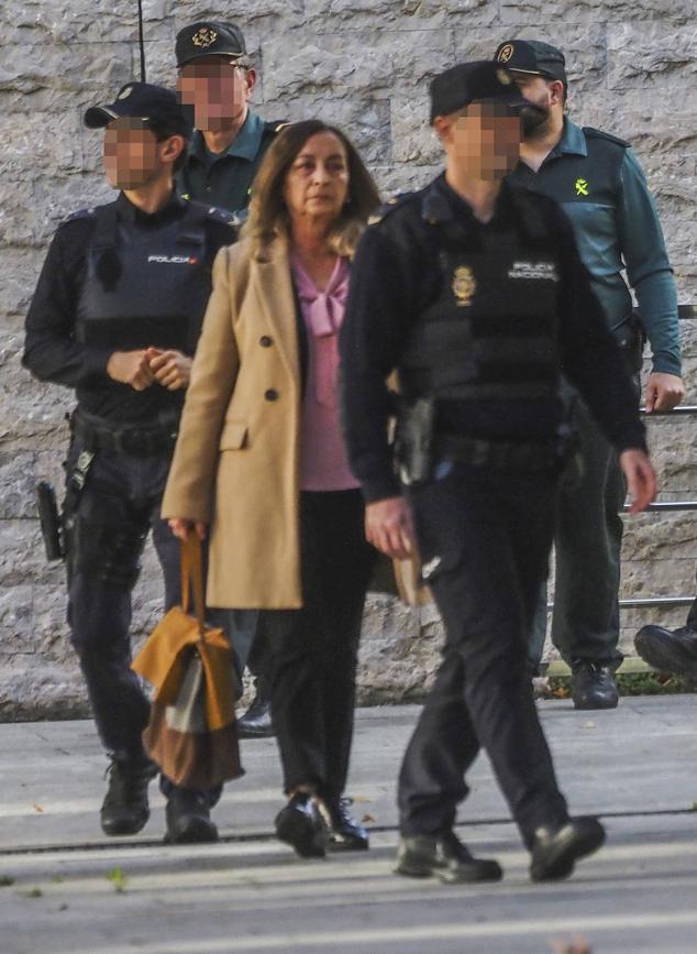 Carmen Merino, a su llegada a la sede judicial en Santander.