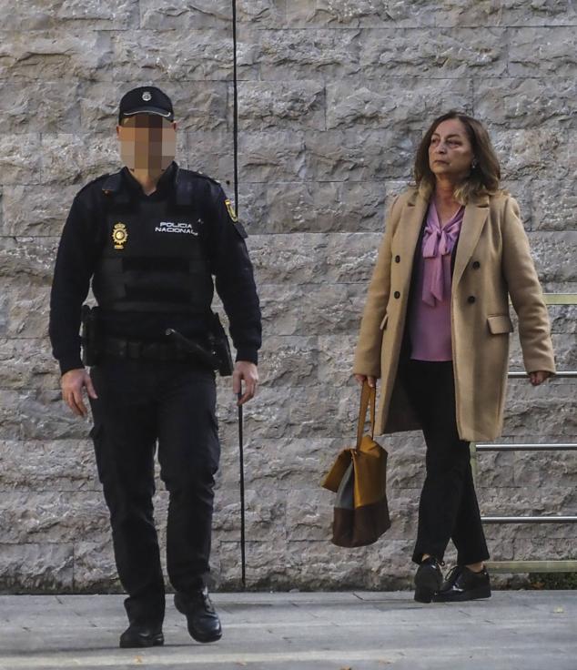 Carmen Merino, a su llegada a la sede judicial en Santander.