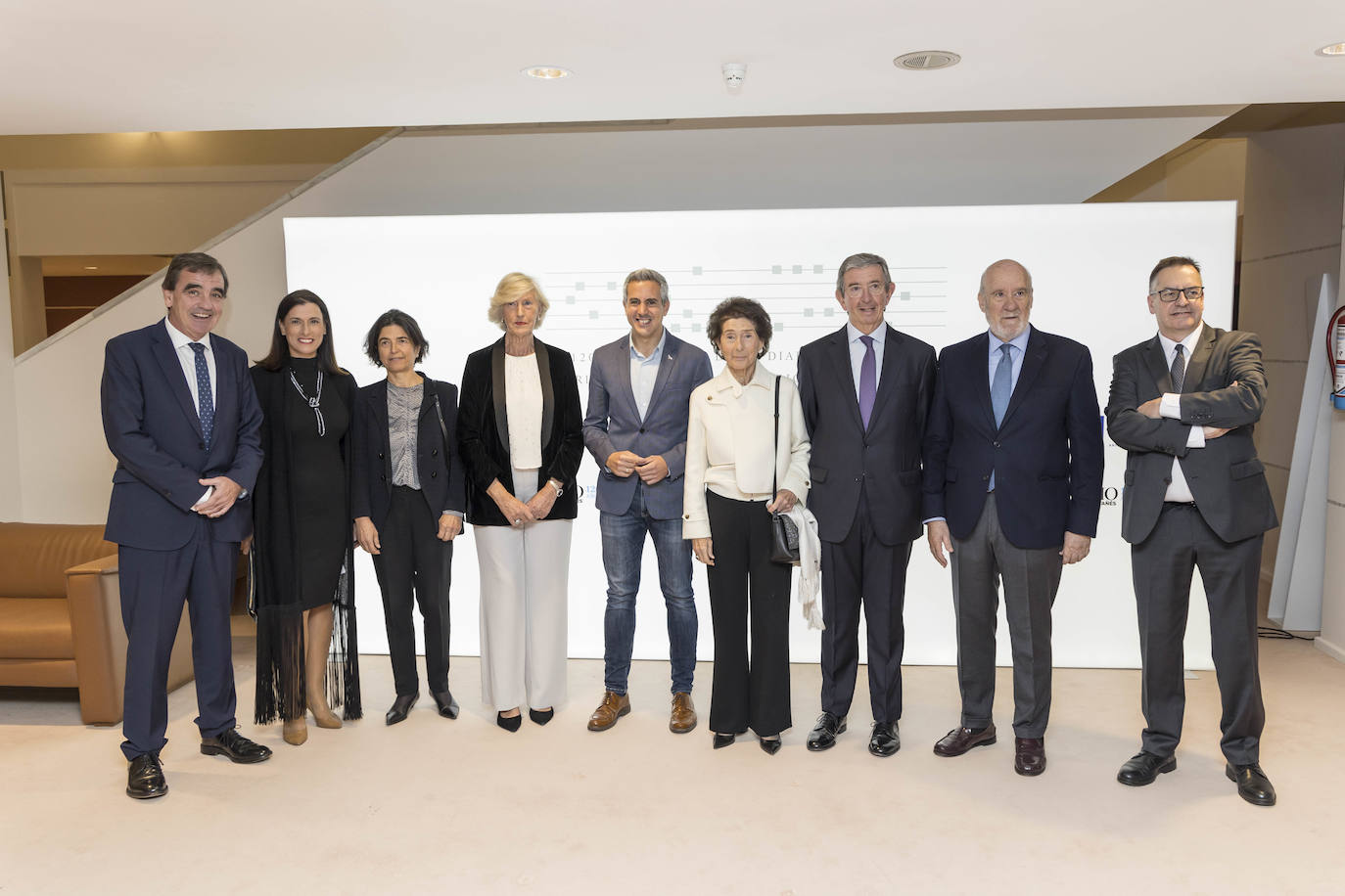 Ignacio Pérez (izquierda), Gema Igual, Carmen Botín, Marina Lombó, Pablo Zuloaga, Paloma O’shea, Luis Revenga, Mariano Linares e Íñigo Noriega.