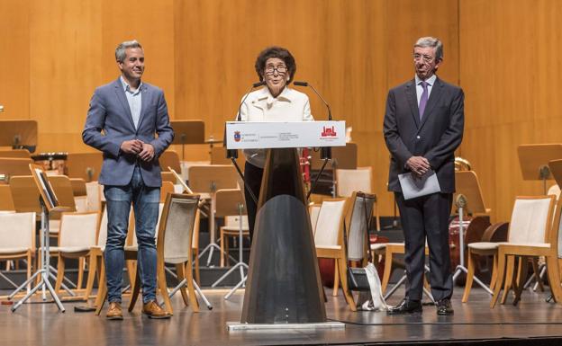 Pablo Zuloaga, Paloma O'Shea y Luis Revenga en el preludio del concierto.